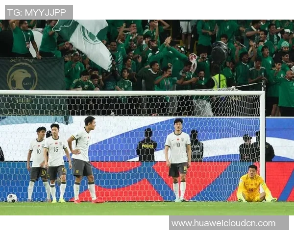 以足球6号球星为核心探寻团队灵魂与战术智慧的完美融合