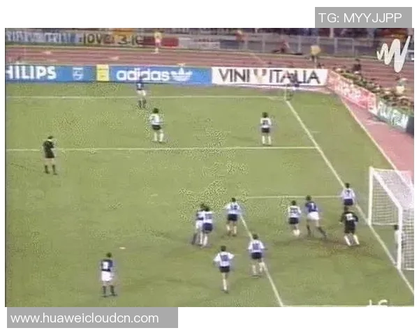 大体型足球明星们的独特优势与球场表现解析